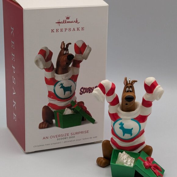 Hallmark Keepsake Scooby-Doo! An Oversize Surprise 2018 Christmas Ornament - Picture 2 of 10